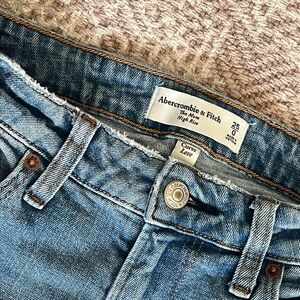 Abercrombie & Fitch The Mom High Rise/Curve Love size 0/25